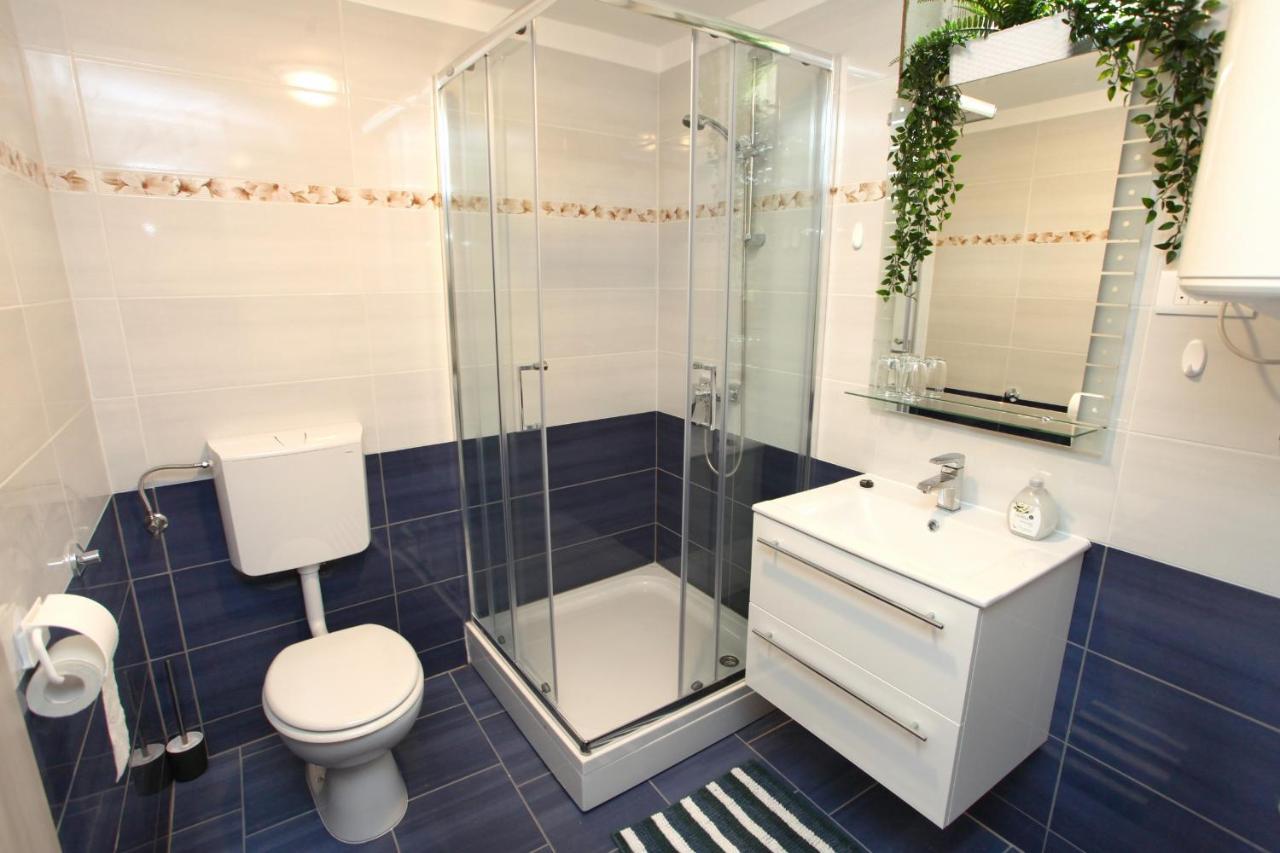 בפורטורוז Hilltop Apartments Red & Blue מראה חיצוני תמונה