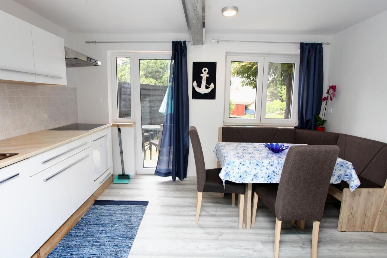 בפורטורוז Hilltop Apartments Red & Blue מראה חיצוני תמונה