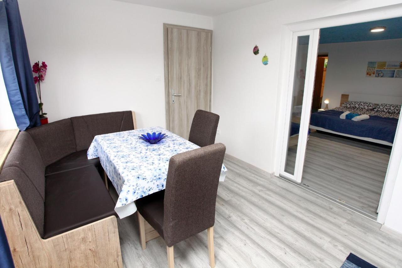 בפורטורוז Hilltop Apartments Red & Blue מראה חיצוני תמונה