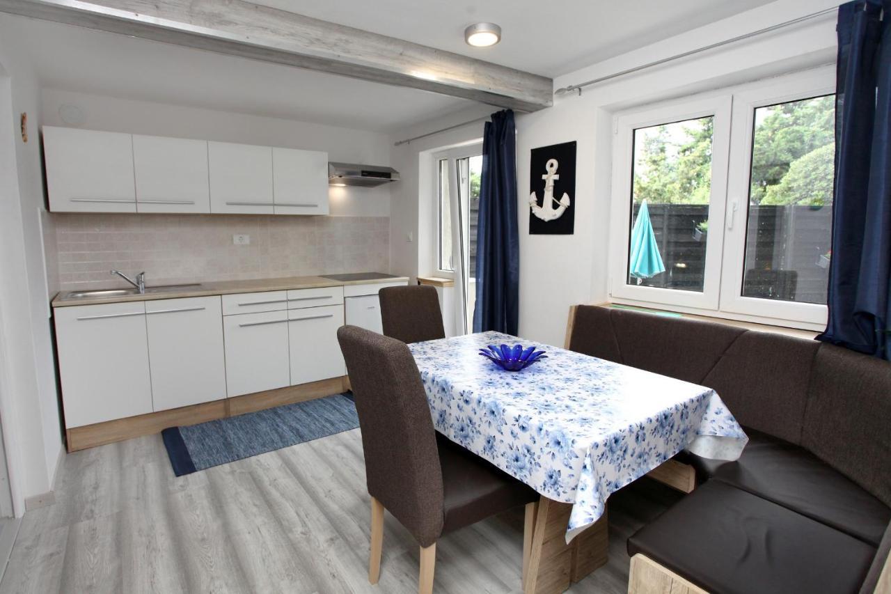 בפורטורוז Hilltop Apartments Red & Blue מראה חיצוני תמונה
